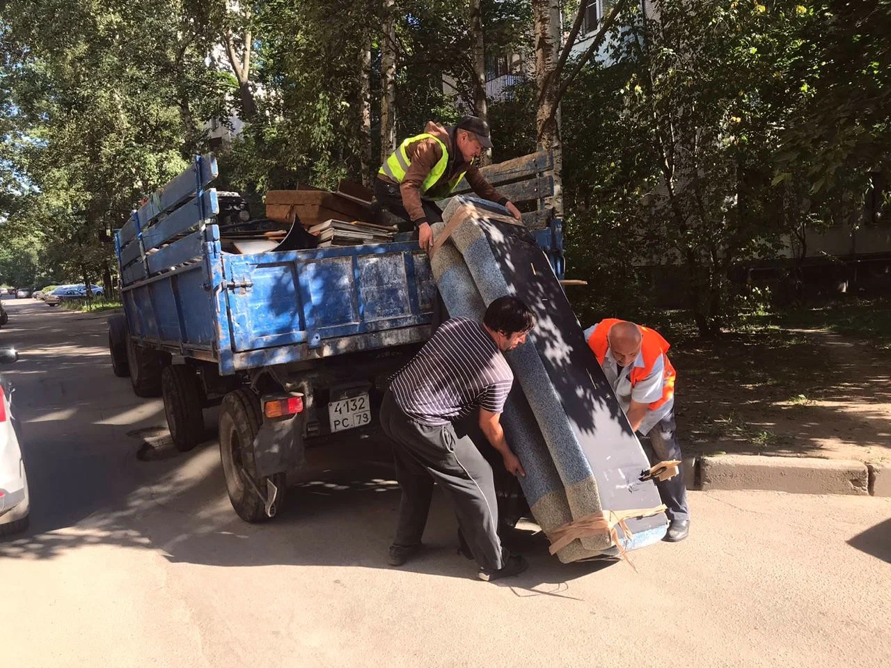 Профессиональный вывоз крупногабаритного мусора в Находке в октябре