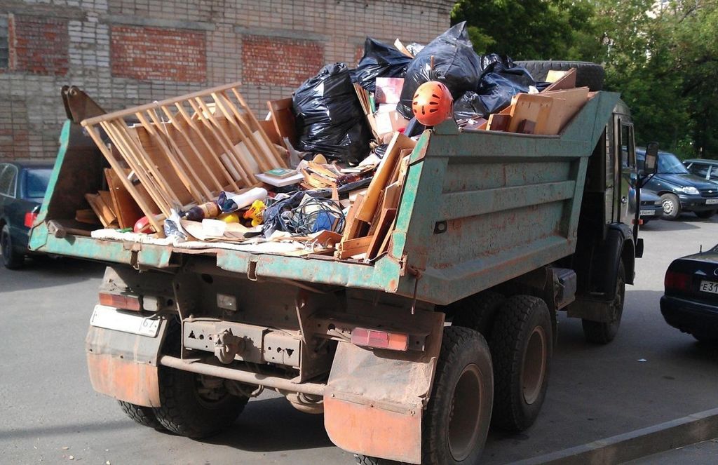 Вывоз мусора из магазина в Находке от ПроМусор: услуги, цена от 1805 руб., утилизация отходов