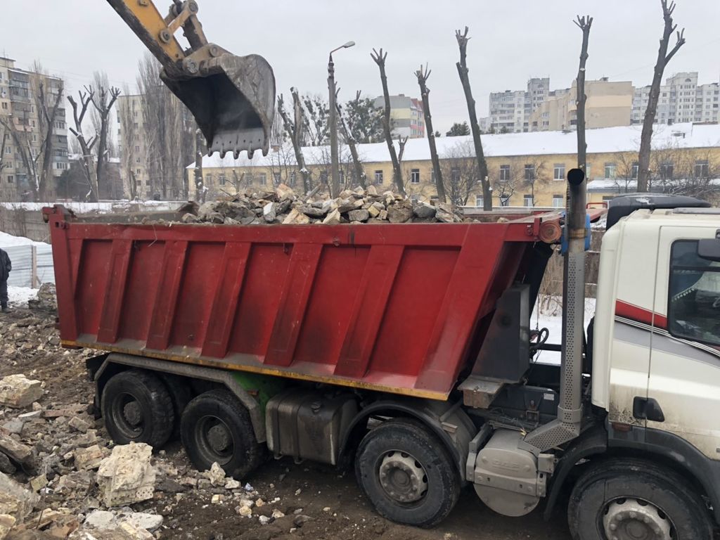 Вывоз мусора Камазом в Находке в октябре
