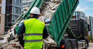 Вывоз строительного мусора в Находке: услуги лицензированной компании — ПроМусор